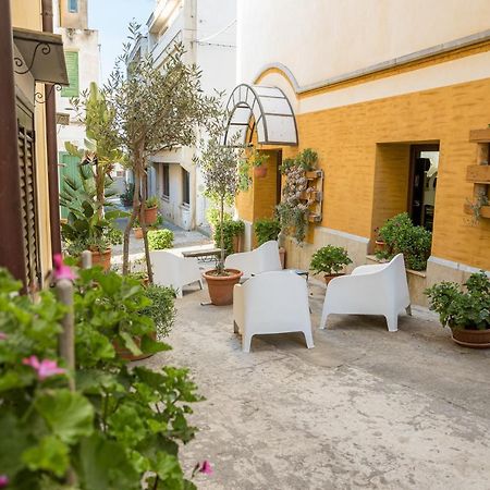 Hotel Clelia Isola di Ustica Exterior photo
