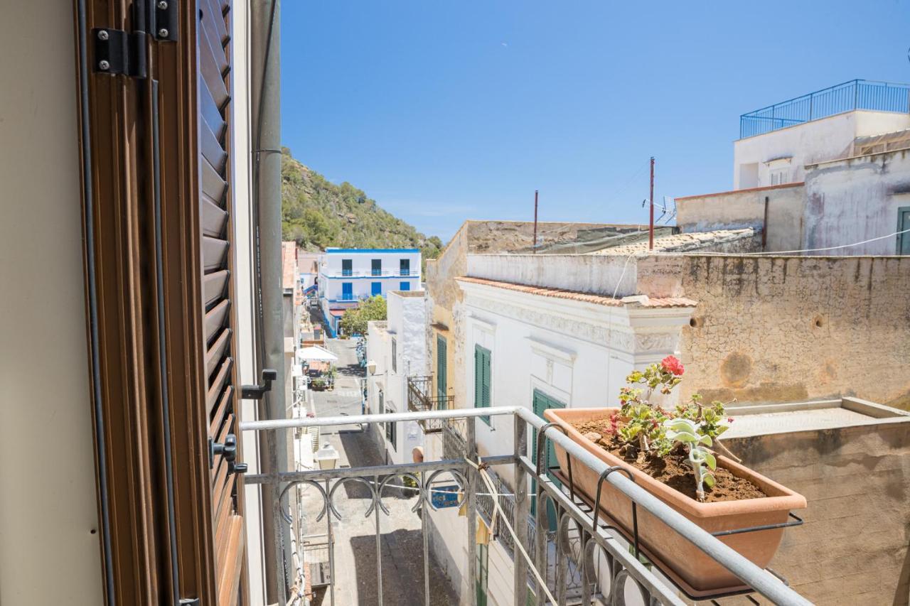 Hotel Clelia Isola di Ustica Exterior photo