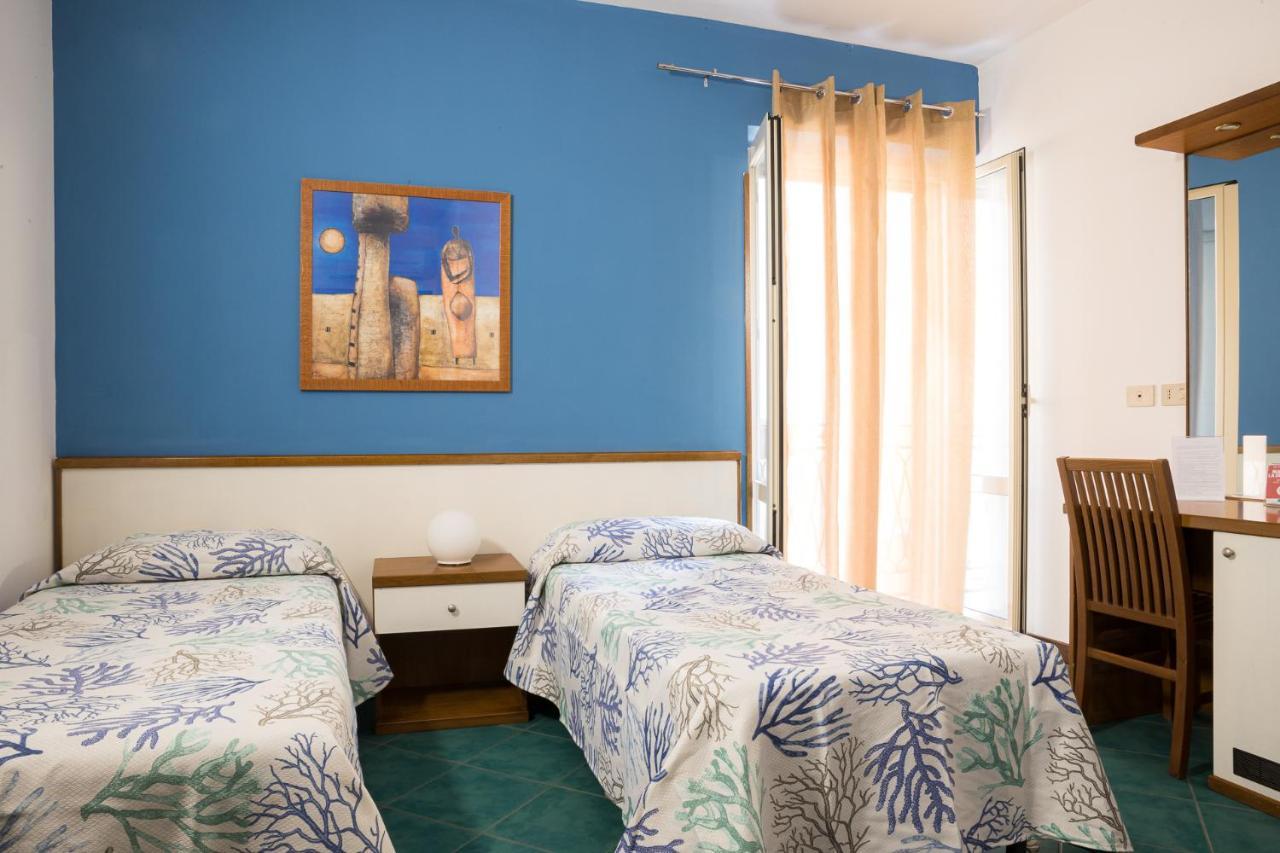 Hotel Clelia Isola di Ustica Exterior photo