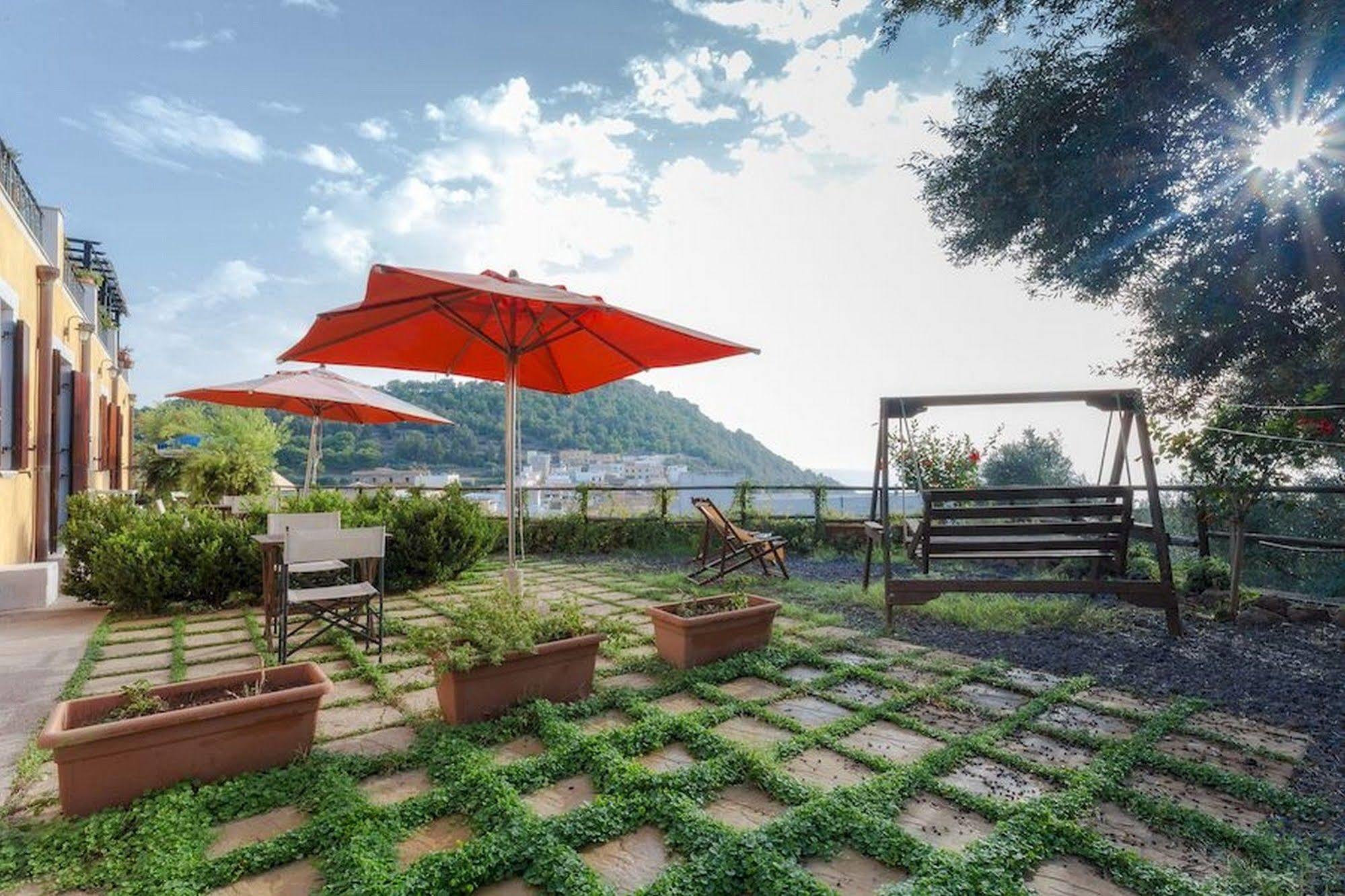 Hotel Clelia Isola di Ustica Exterior photo