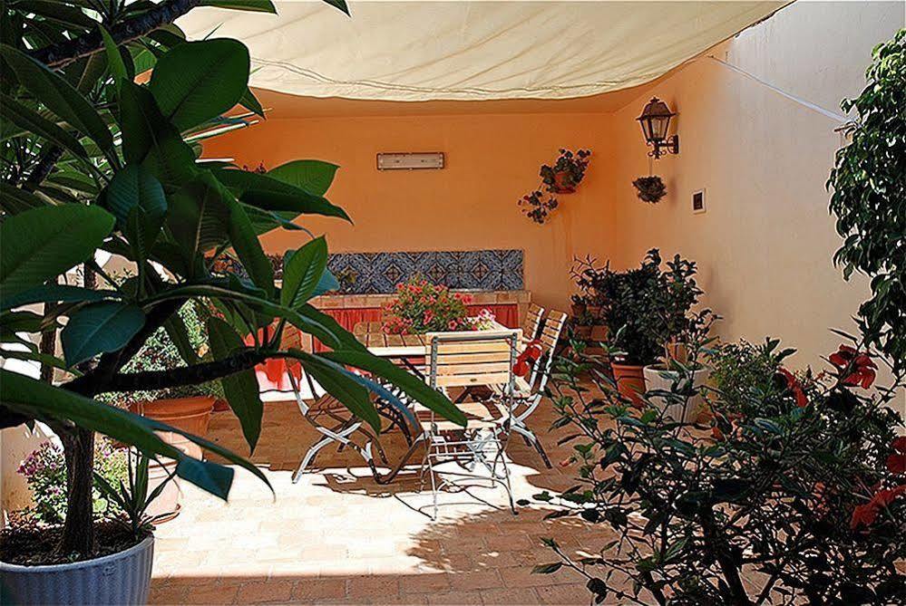 Hotel Clelia Isola di Ustica Exterior photo